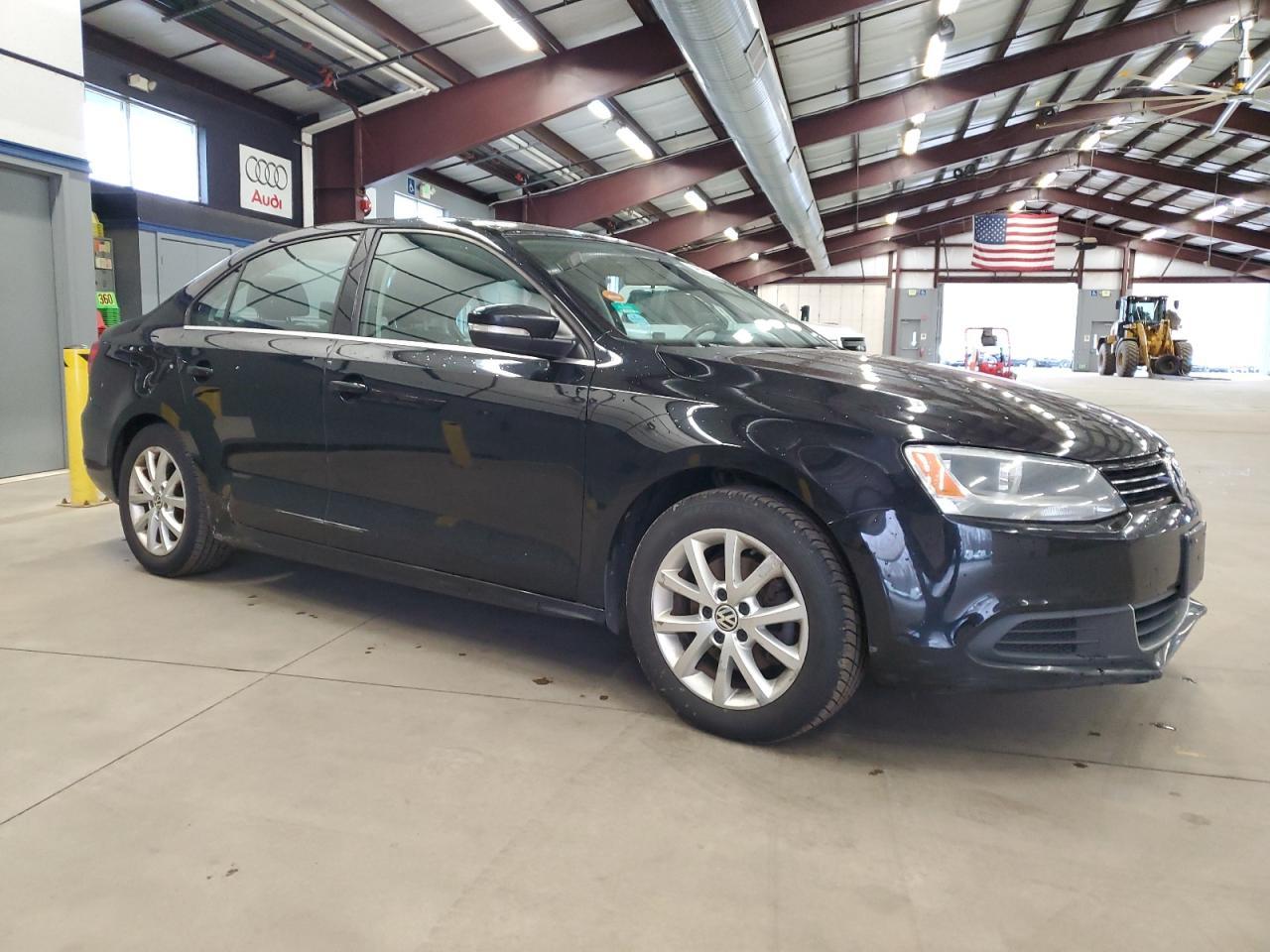 2014 VOLKSWAGEN JETTA SE - Image 4