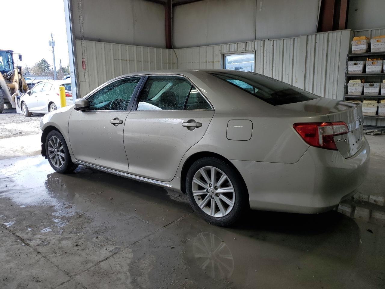 2014 TOYOTA CAMRY L - Image 2