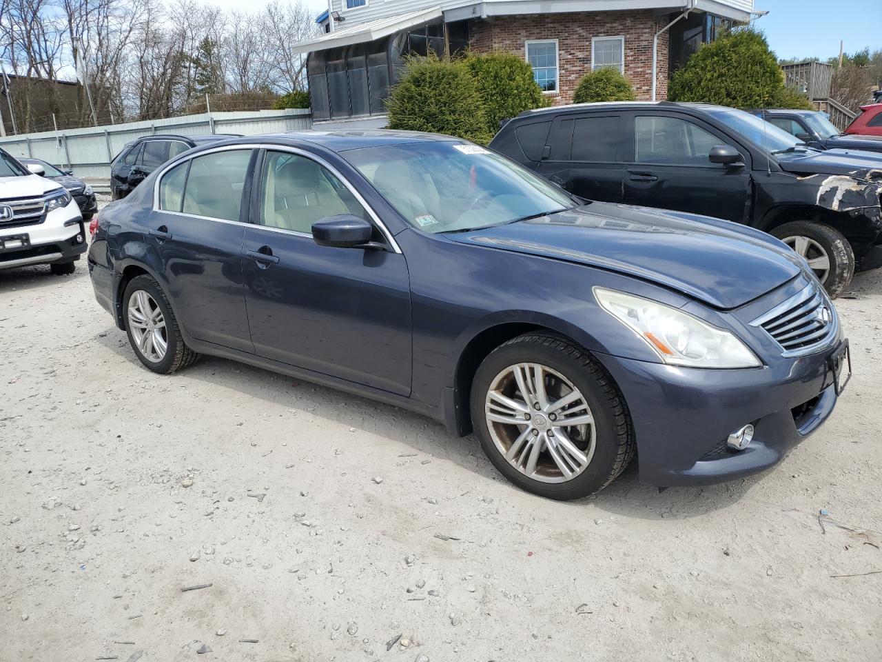 2011 INFINITI G37 - Фото 4