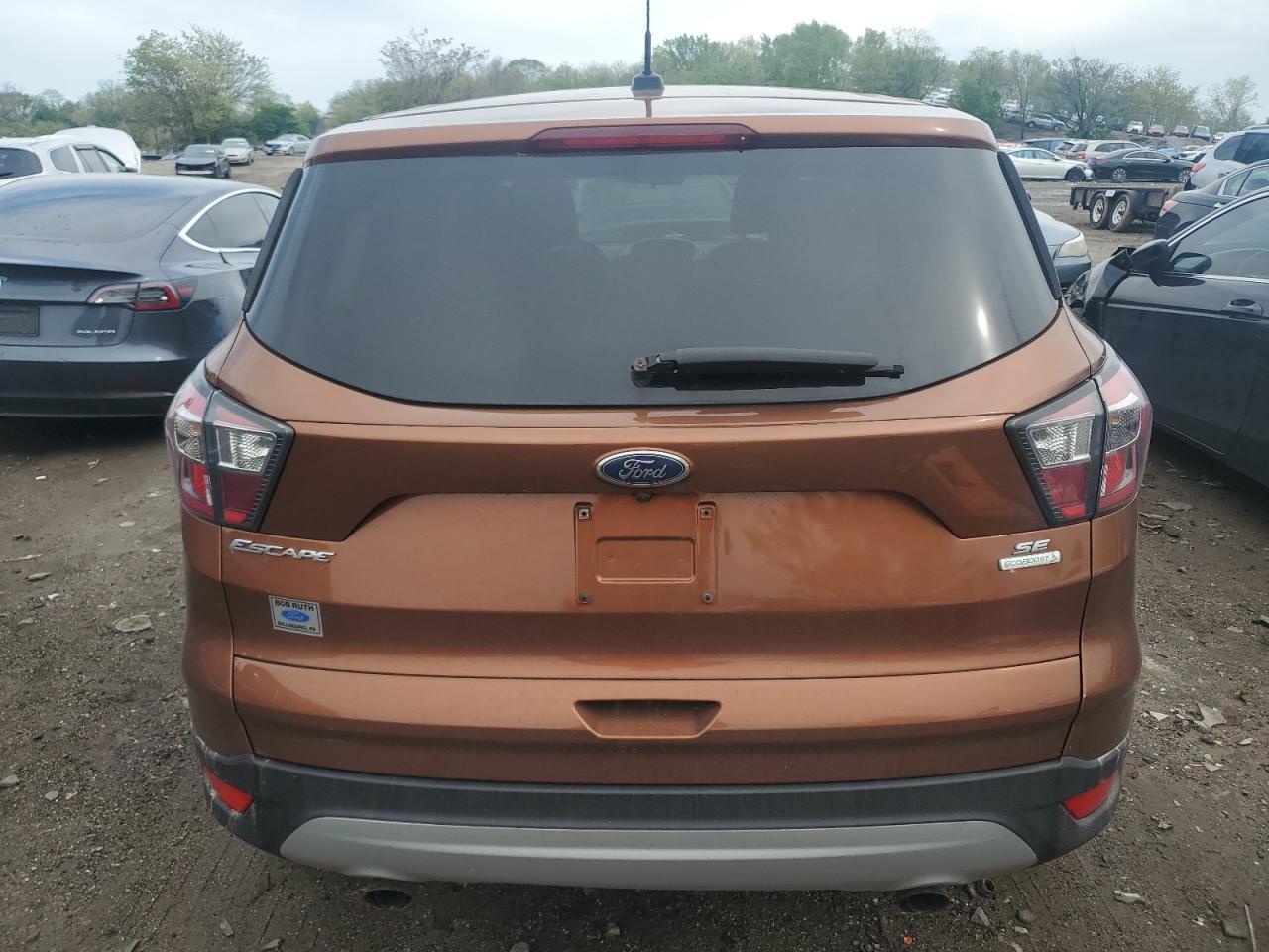 2017 FORD ESCAPE SE - Image 6