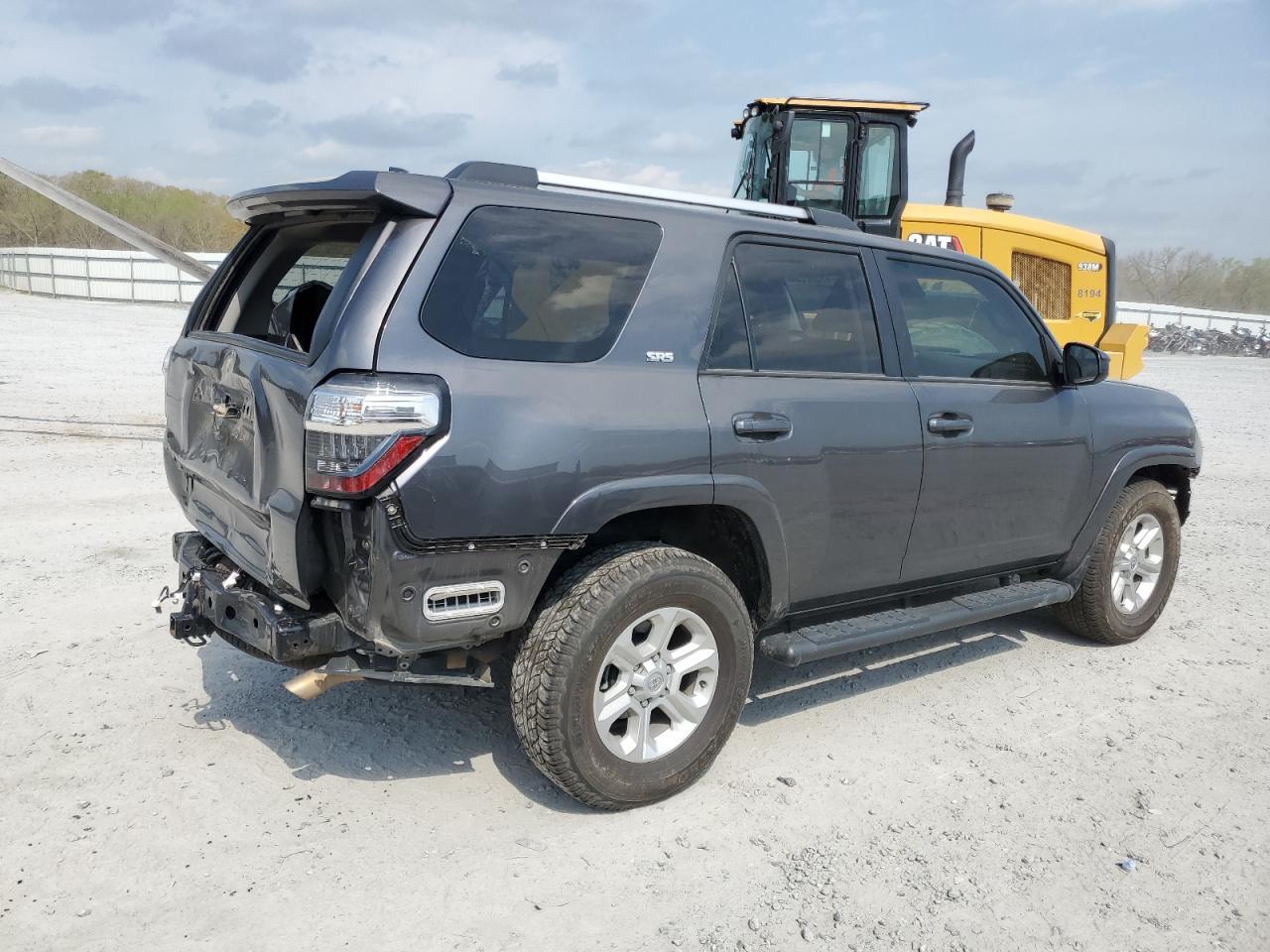 2022 TOYOTA 4RUNNER SR - Фото 3