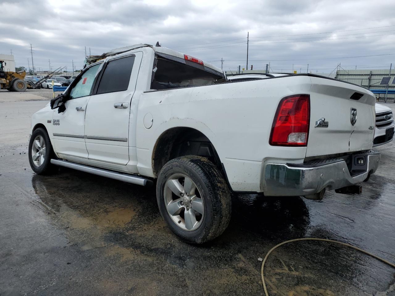 2015 RAM 1500 SLT - Image 2