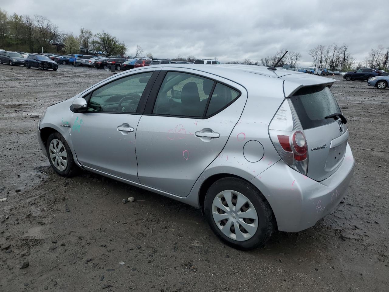 2013 TOYOTA PRIUS C - Image 2