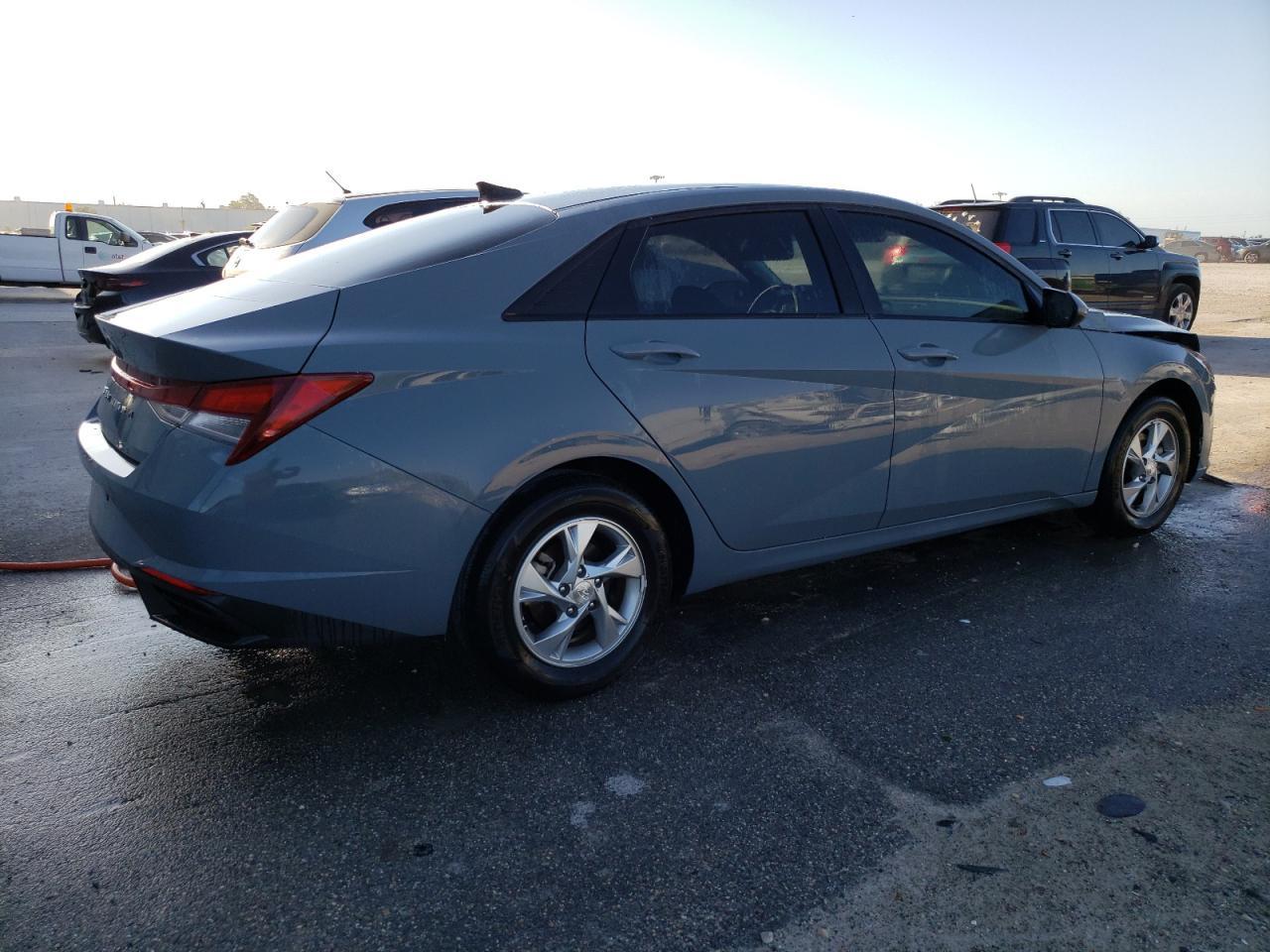 2023 HYUNDAI ELANTRA SE - Фото 3