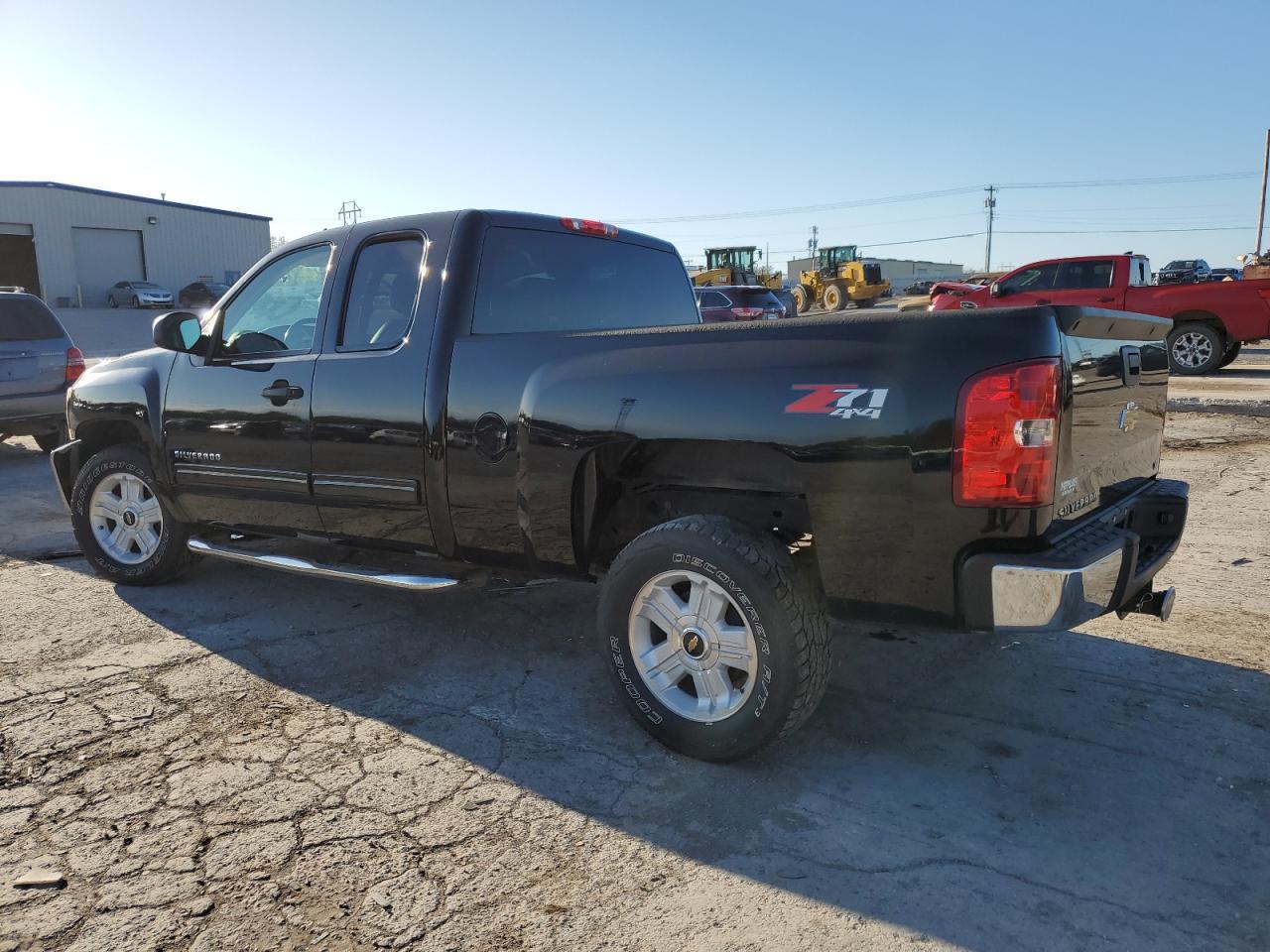2013 CHEVROLET SILVERADO - Фото 2