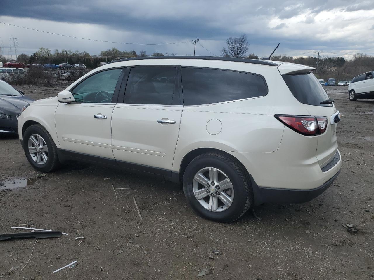 2014 CHEVROLET TRAVERSE L - Image 2