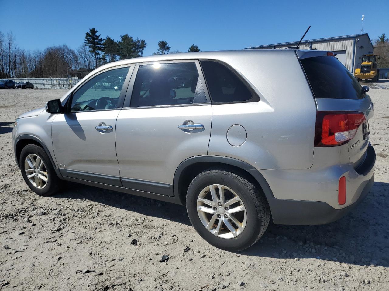 2015 KIA SORENTO LX - Image 2