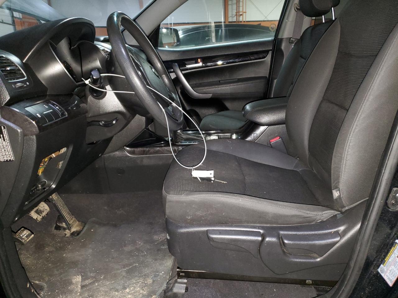 2014 KIA SORENTO LX - Image 7