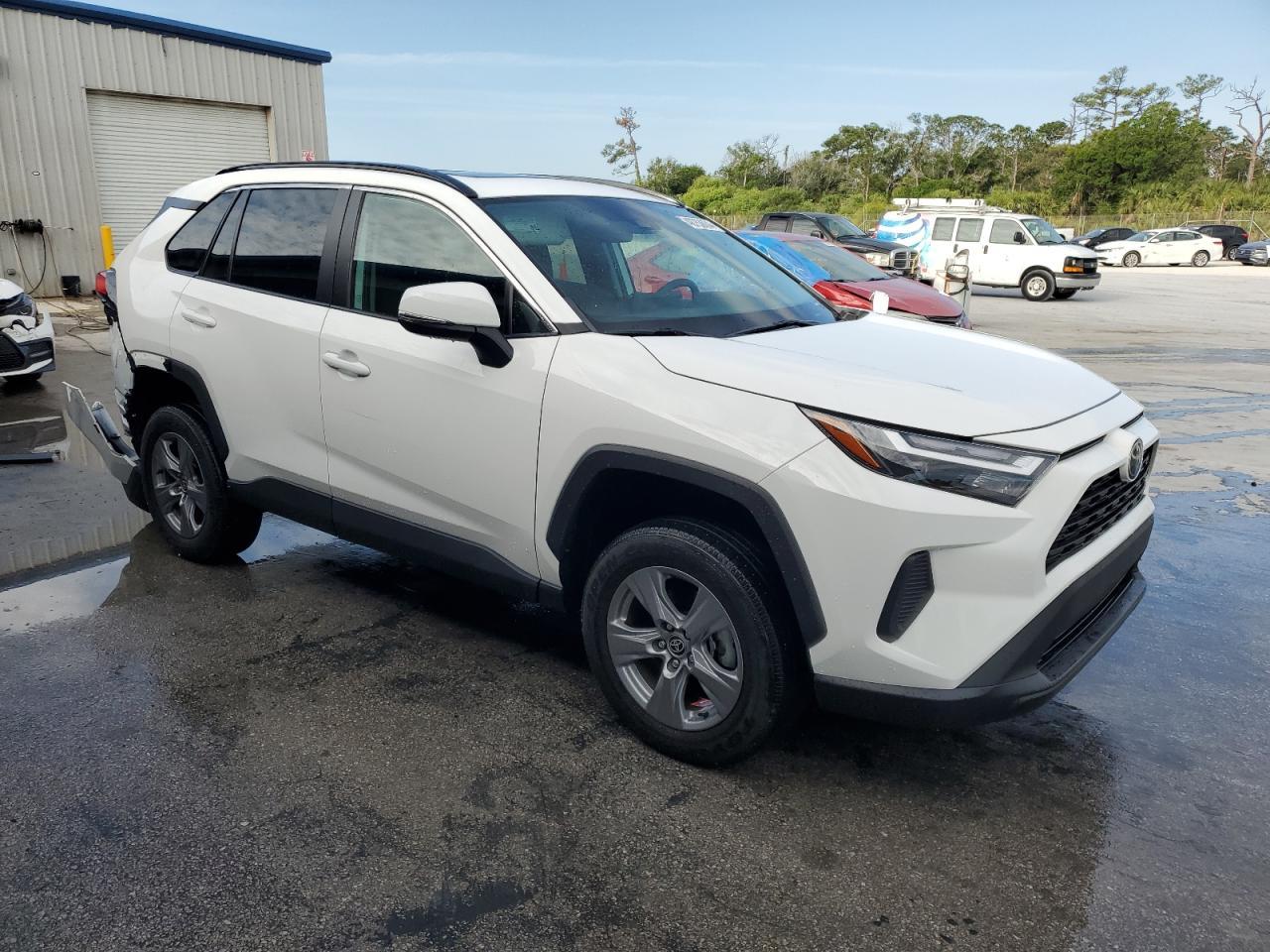 2022 TOYOTA RAV4 XLE - Image 4