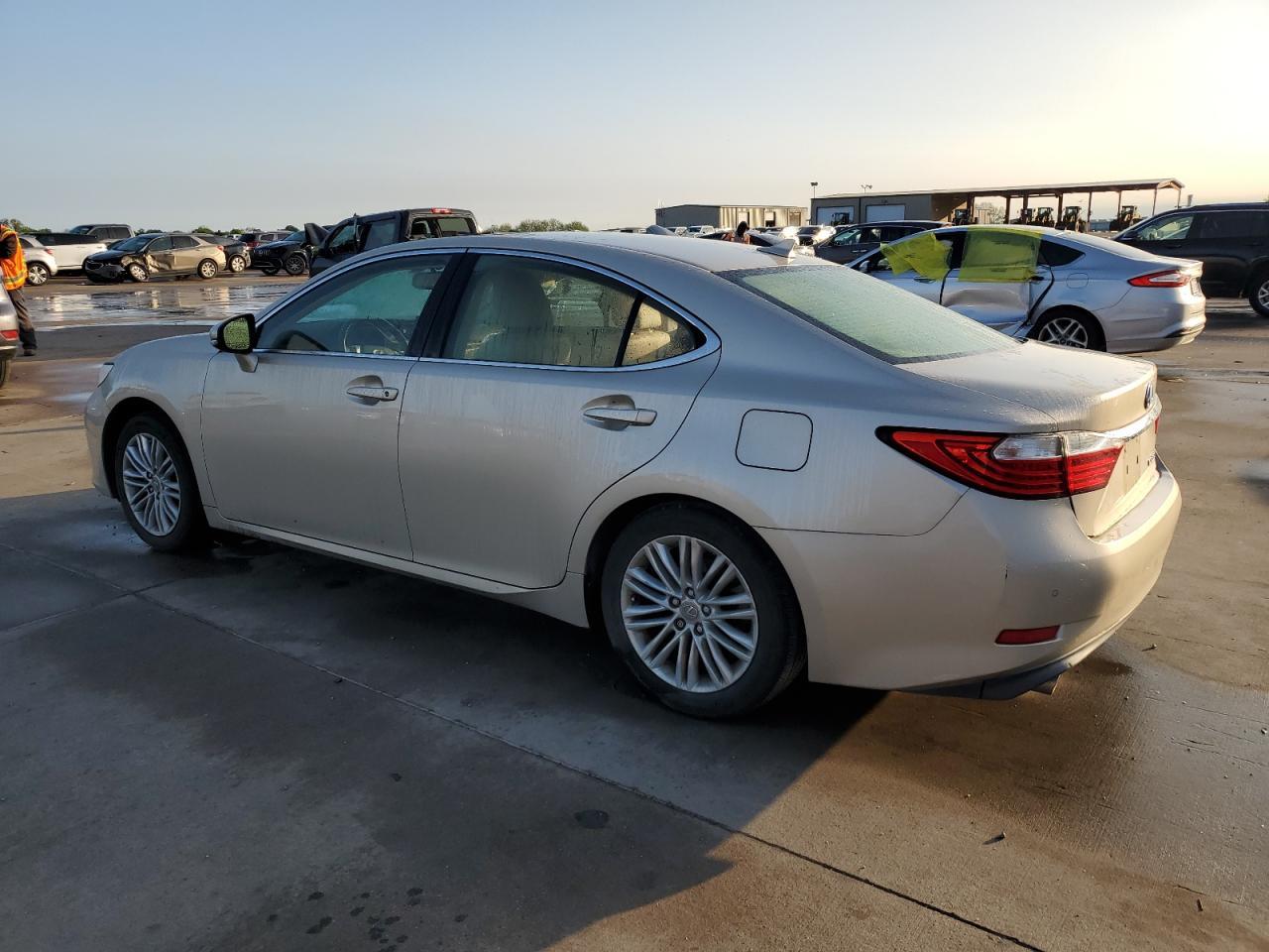 2014 LEXUS ES 350 - Image 2