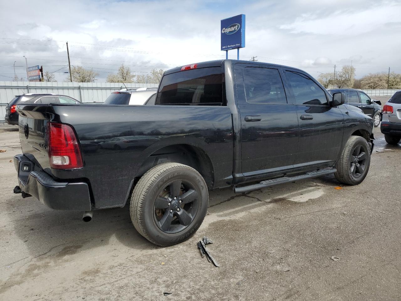 2015 RAM 1500 ST - Фото 3