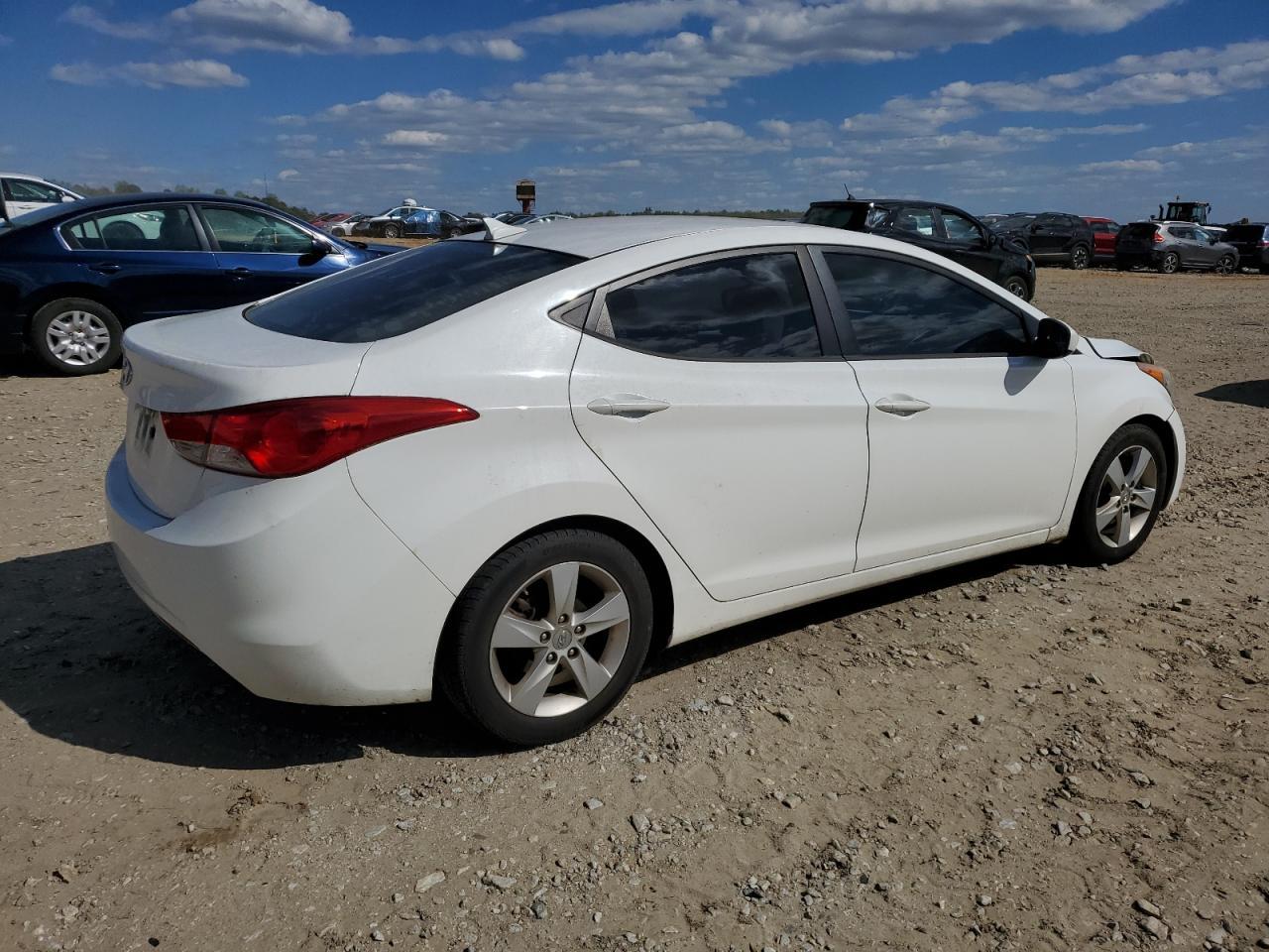 2013 HYUNDAI ELANTRA GL - Image 3