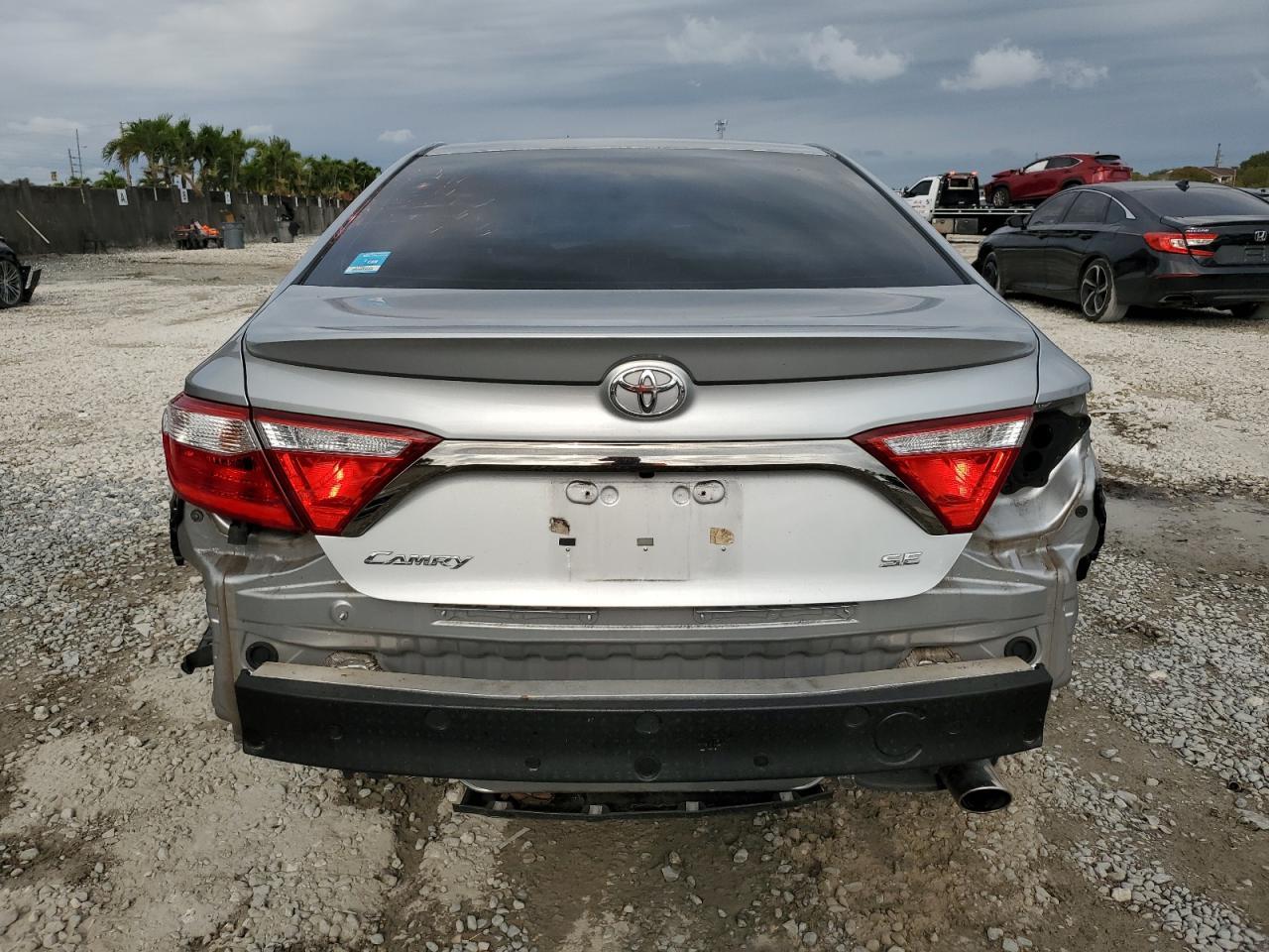 2017 TOYOTA CAMRY LE - Фото 6