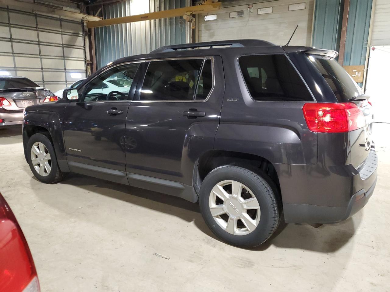 2013 GMC TERRAIN SL - Image 2
