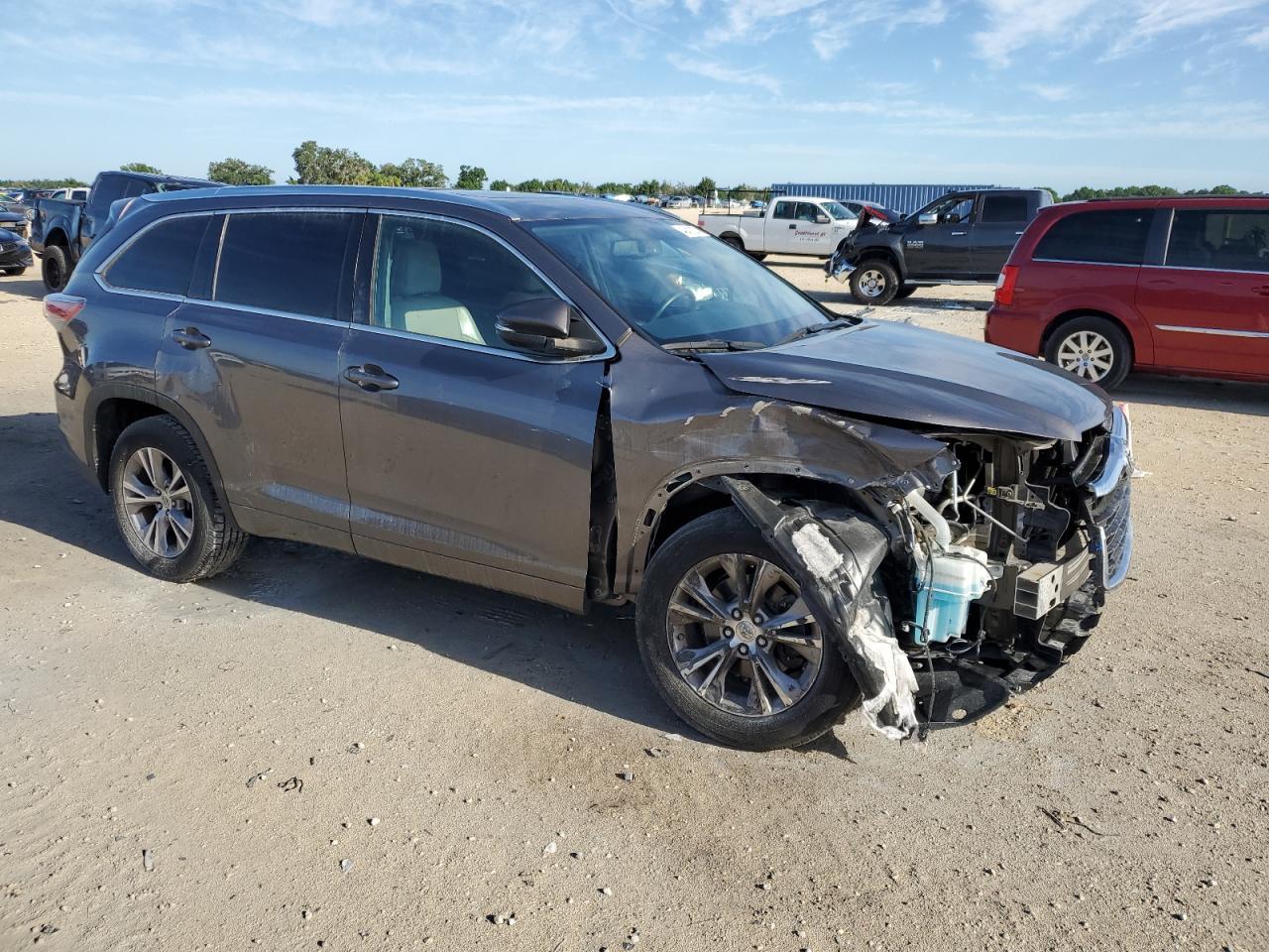 2015 TOYOTA HIGHLANDER - Фото 4