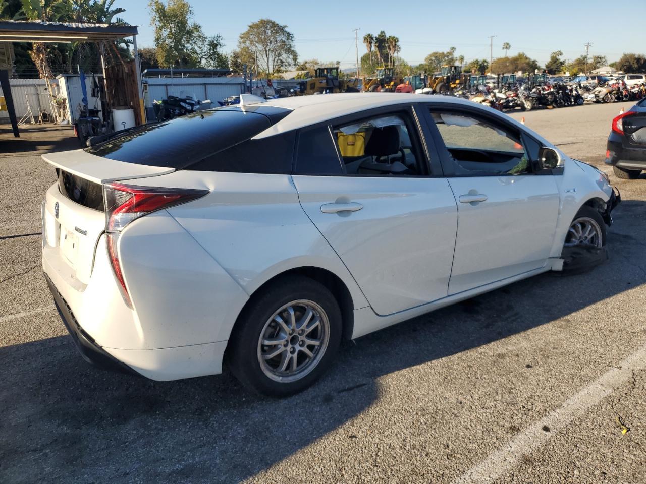2016 TOYOTA PRIUS - Фото 3