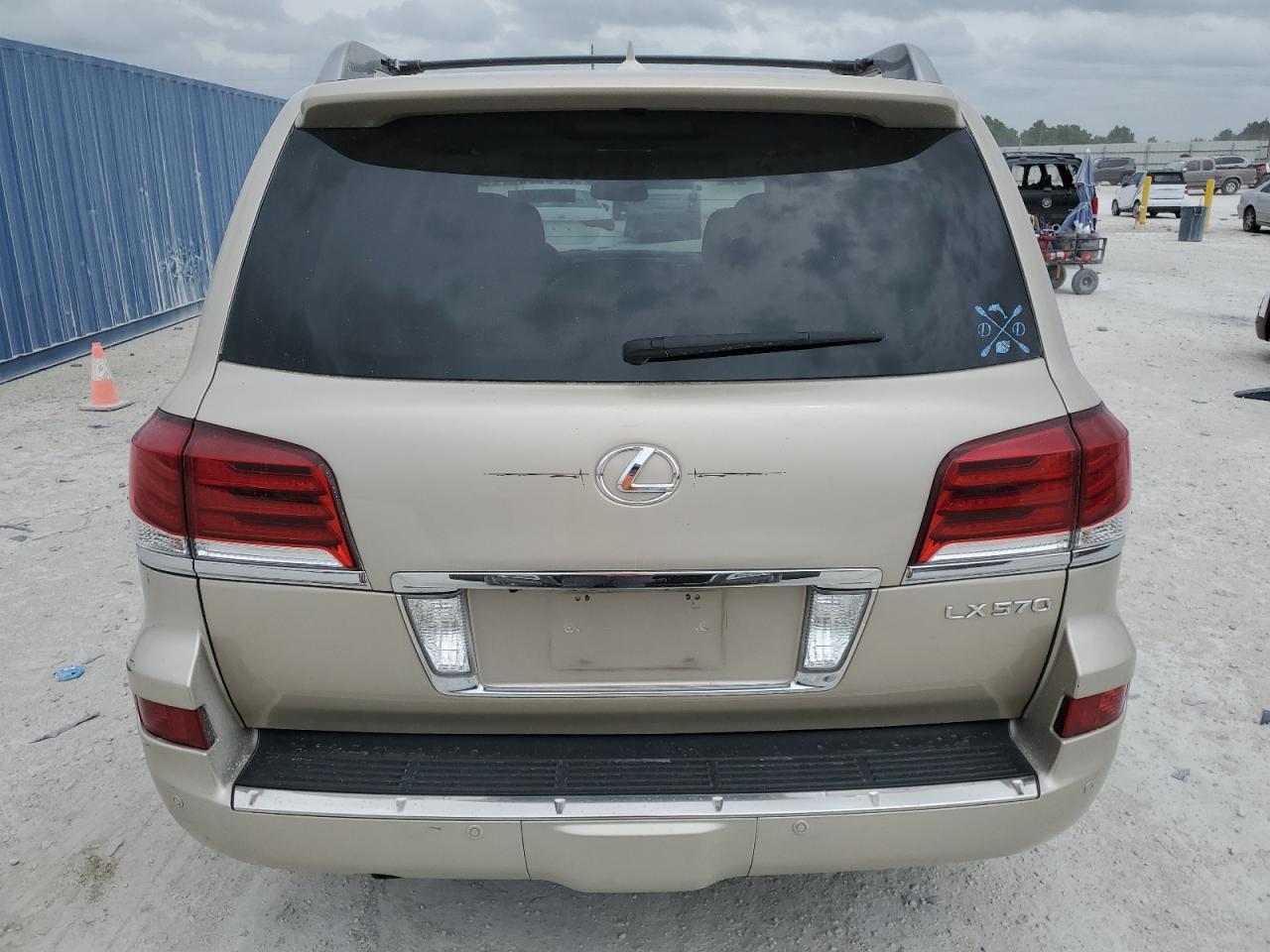 2015 LEXUS LX 570 - Фото 6