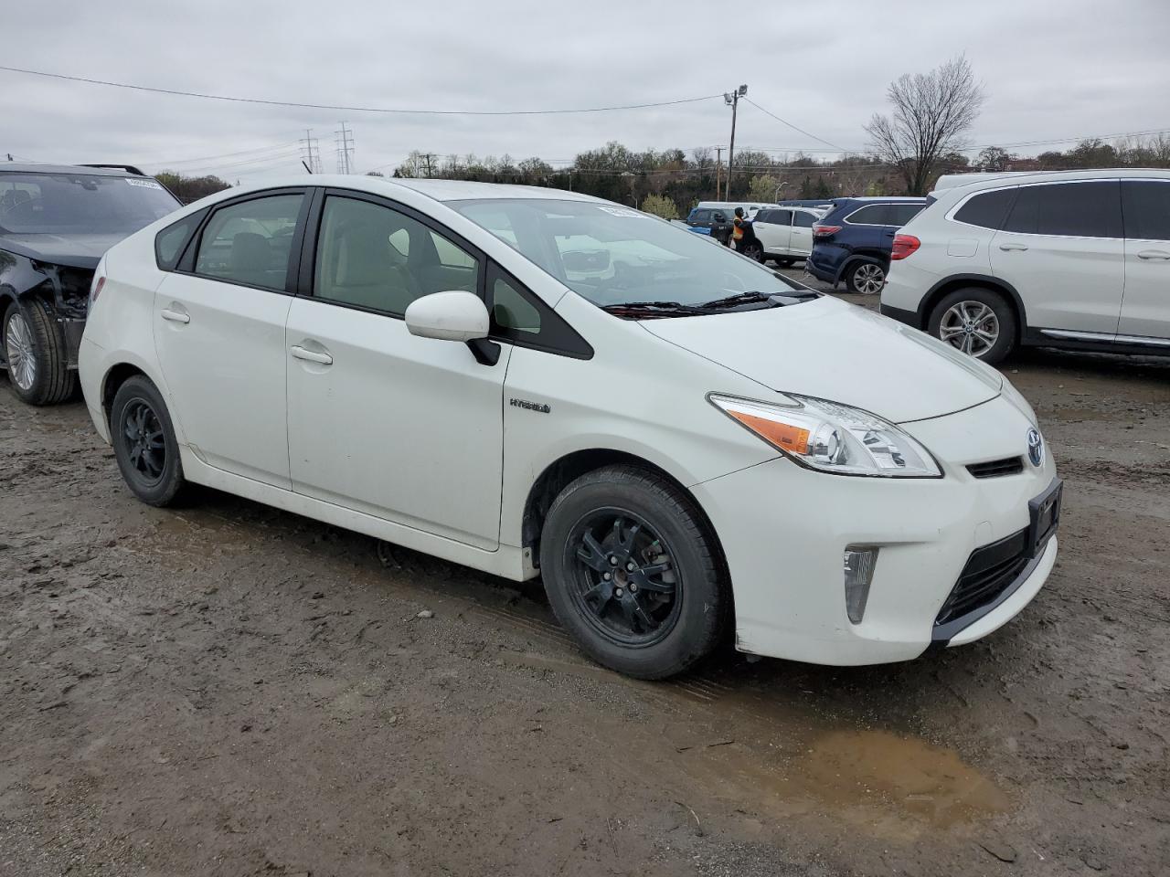 2015 TOYOTA PRIUS - Image 4