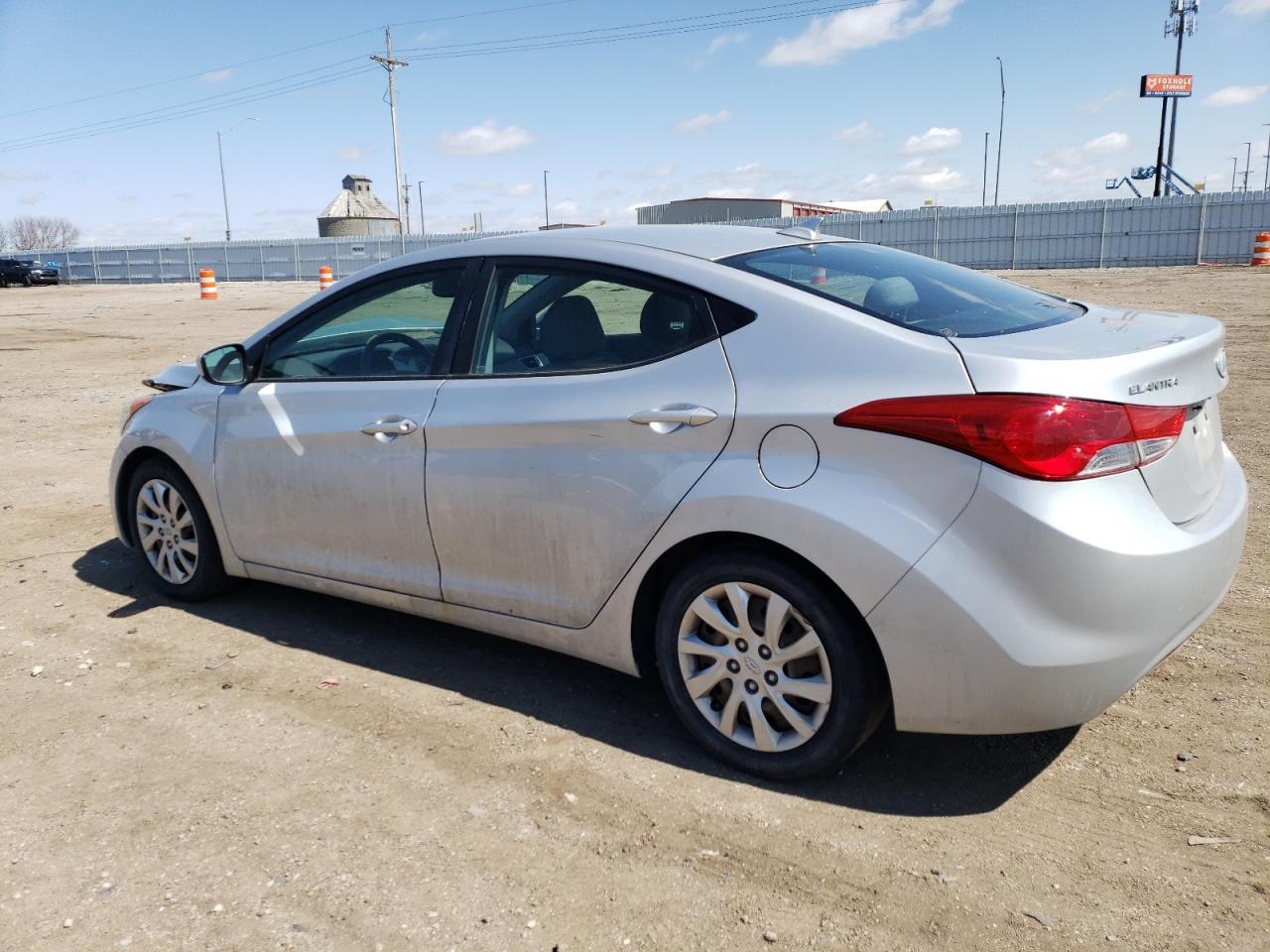 2013 HYUNDAI ELANTRA GL - Image 2