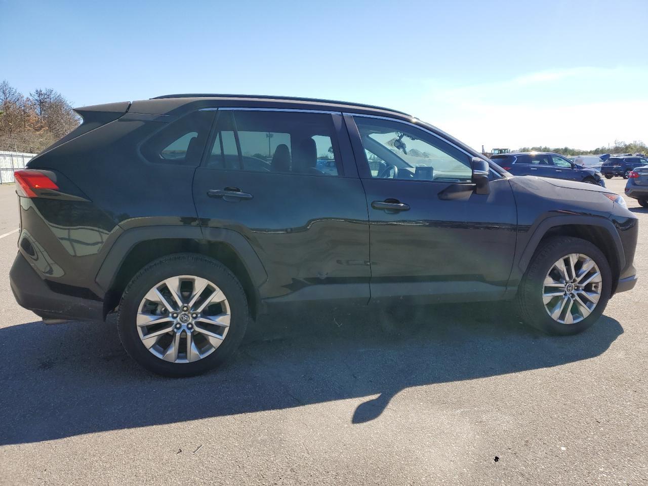2020 TOYOTA RAV4 XLE P - Image 3