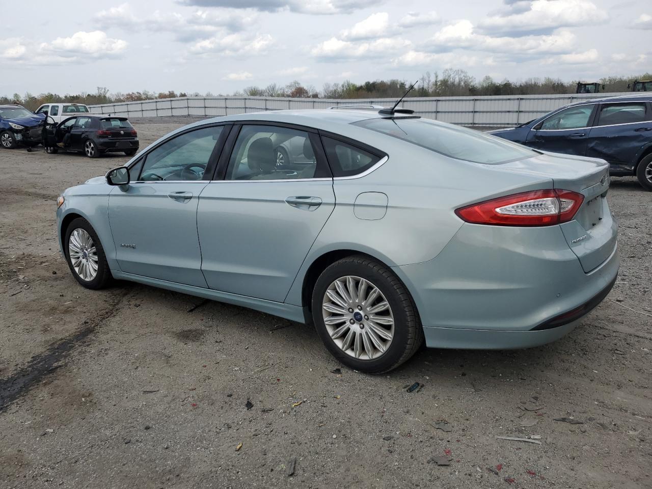 2013 FORD FUSION SE - Image 2