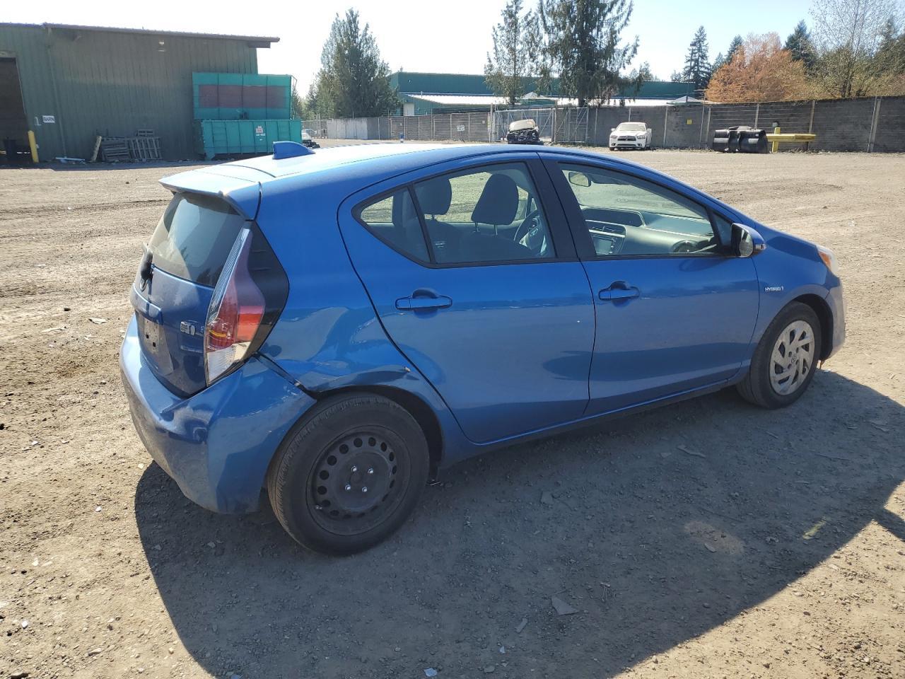 2016 TOYOTA PRIUS C - Image 3
