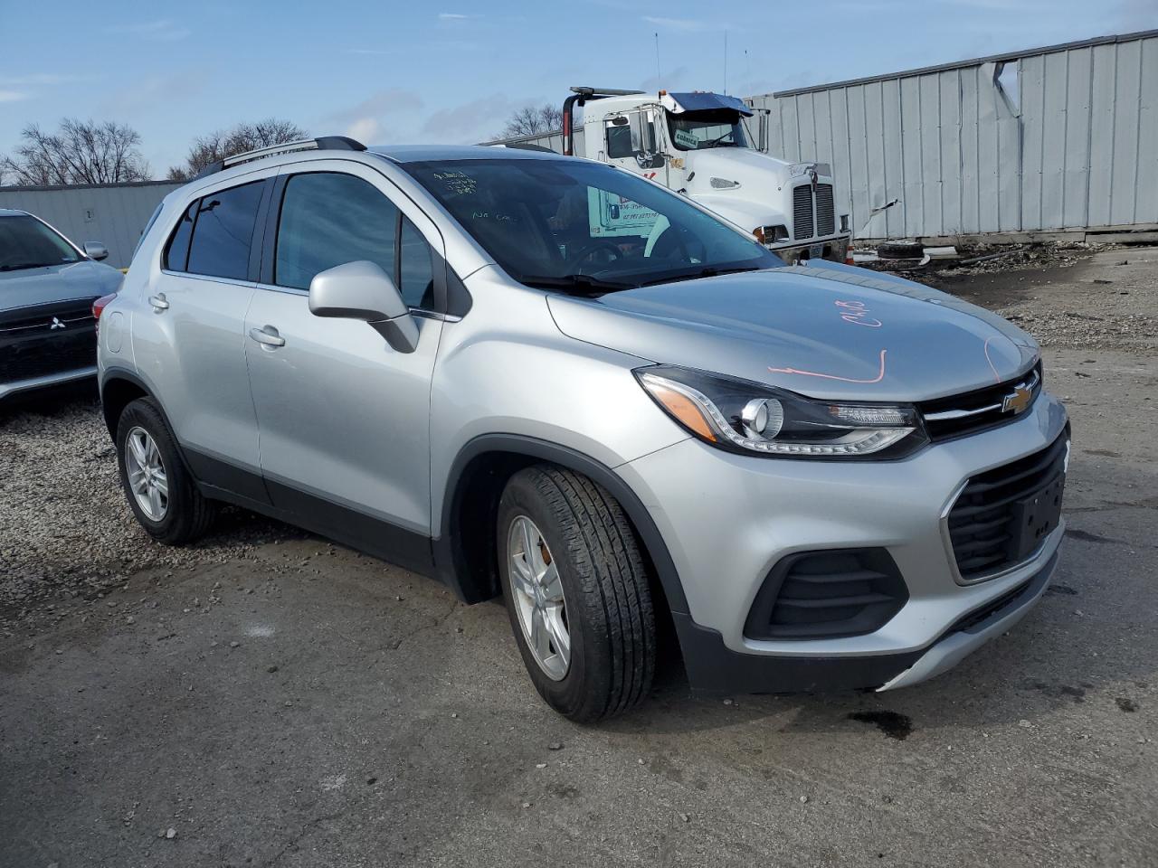 2019 CHEVROLET TRAX 1LT - Фото 4