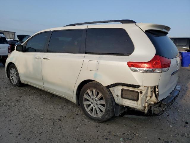 2012 Toyota Sienna Xle - Image 2