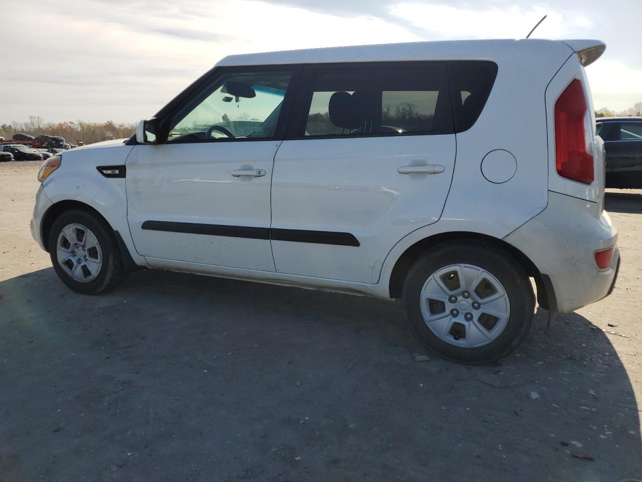 2013 KIA SOUL - Image 2