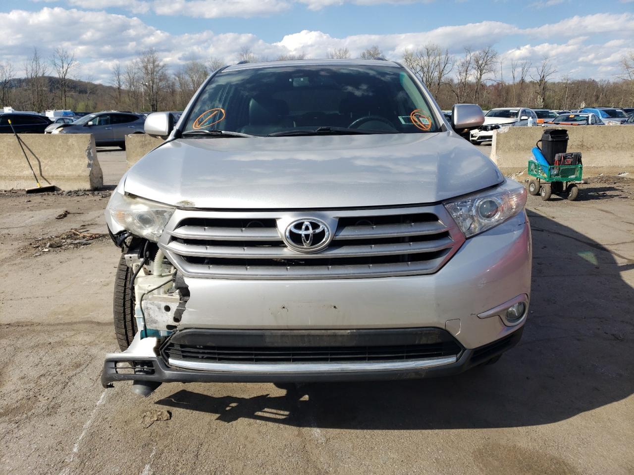 2012 TOYOTA HIGHLANDER - Image 5
