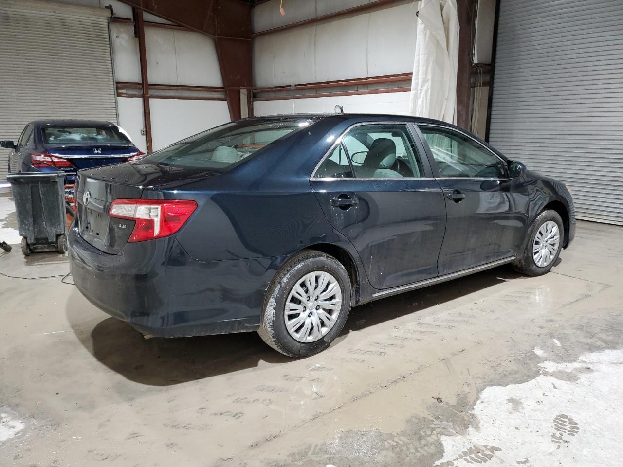 2013 TOYOTA CAMRY L - Фото 3