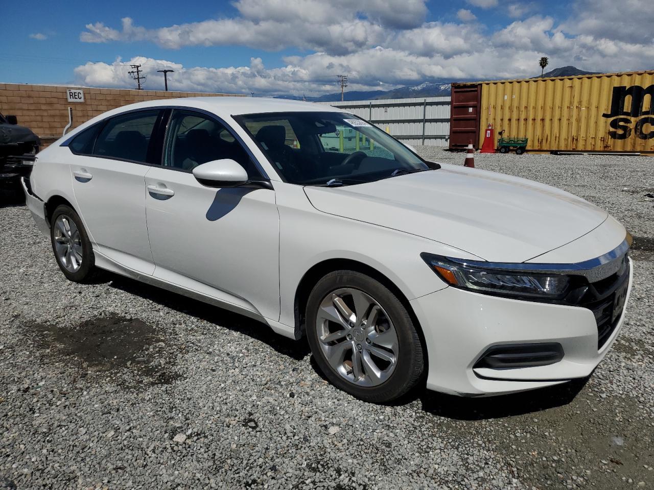 2018 HONDA ACCORD LX - Image 4