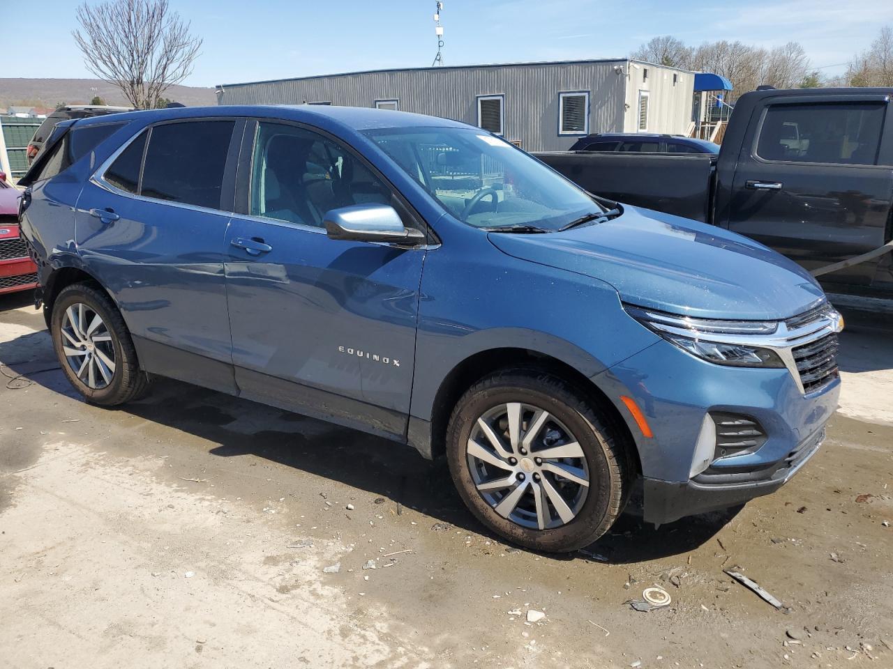 2024 CHEVROLET EQUINOX LT - Image 4