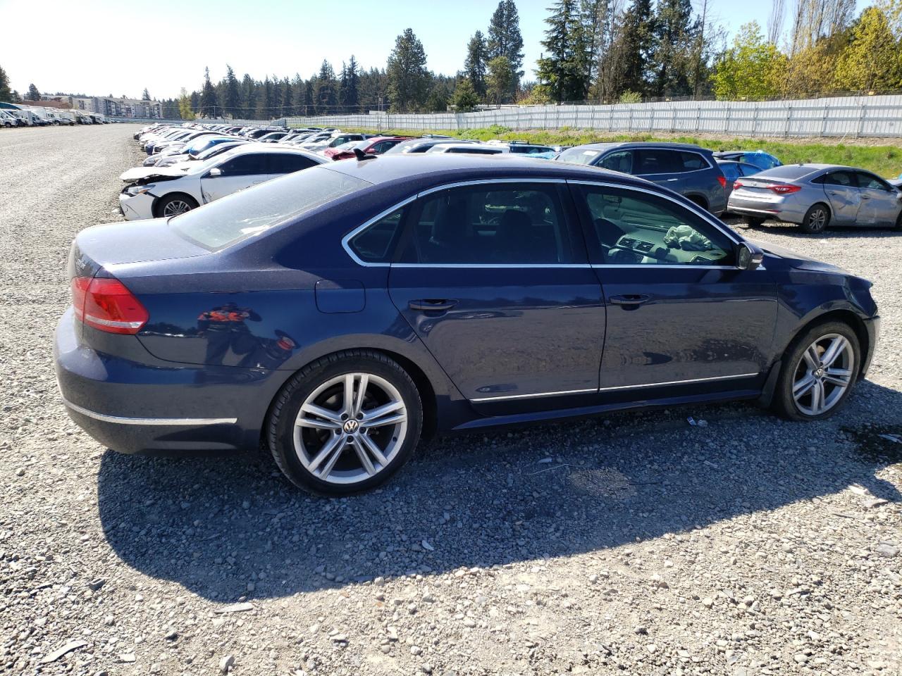 2013 VOLKSWAGEN PASSAT SE - Image 3