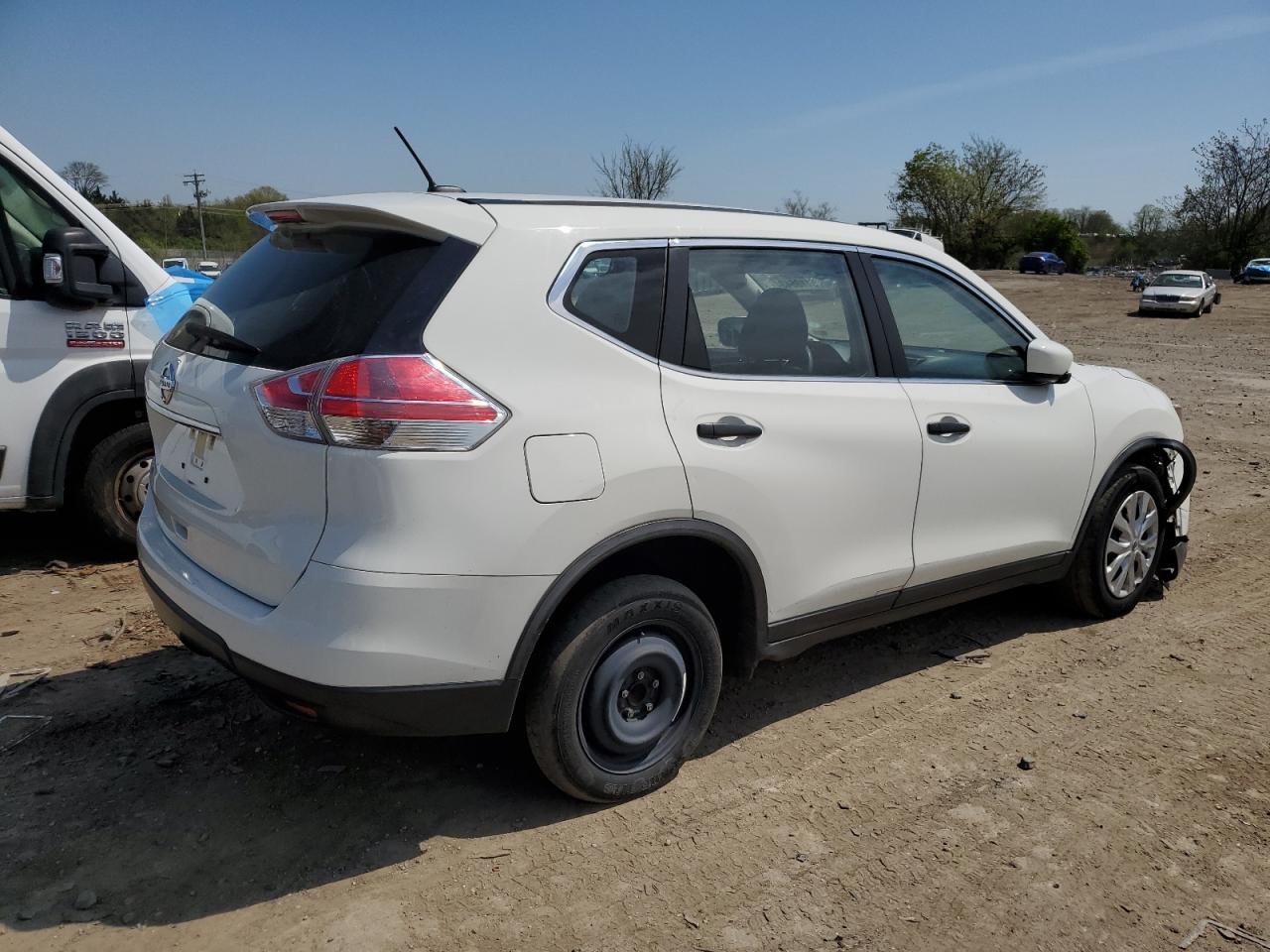 2016 NISSAN ROGUE S - Фото 3