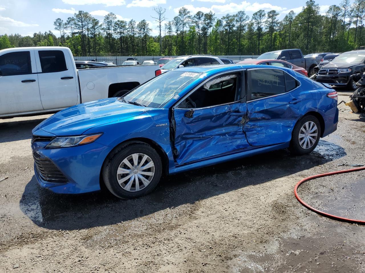 2019 TOYOTA CAMRY LE car image