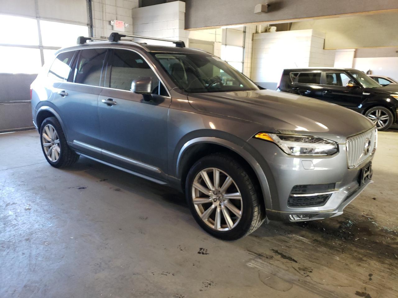 2016 VOLVO XC90 T6 - Фото 4