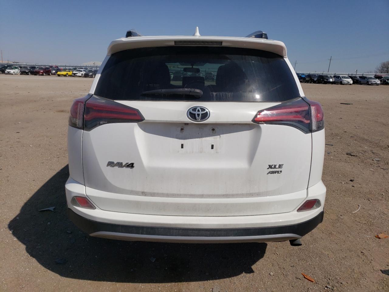 2016 TOYOTA RAV4 XLE - Image 6