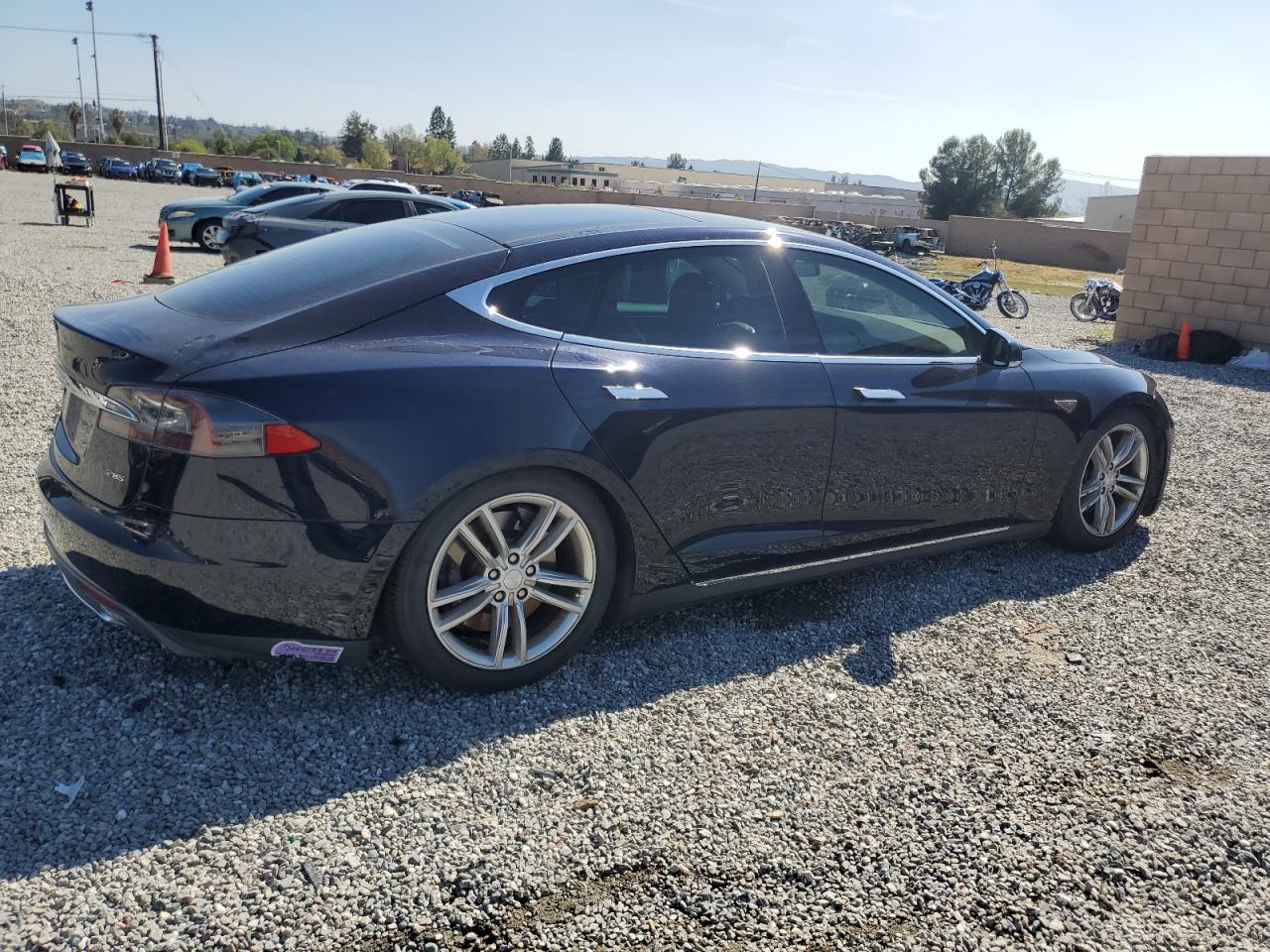 2015 TESLA MODEL S 85 - Фото 3