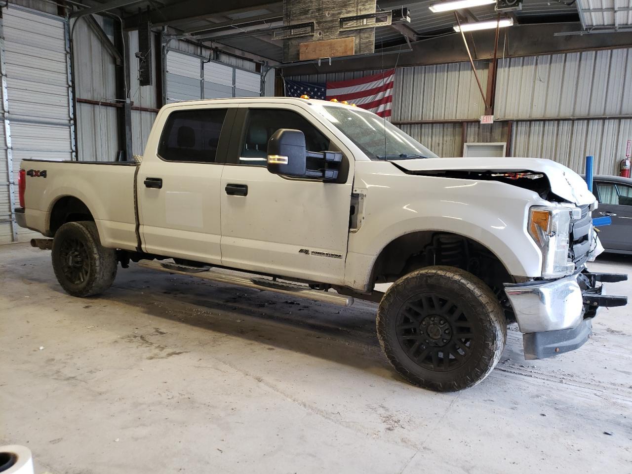 2017 FORD F250 SUPER - Image 4