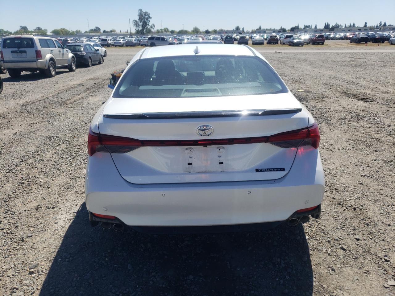 2019 TOYOTA AVALON XLE - Image 6
