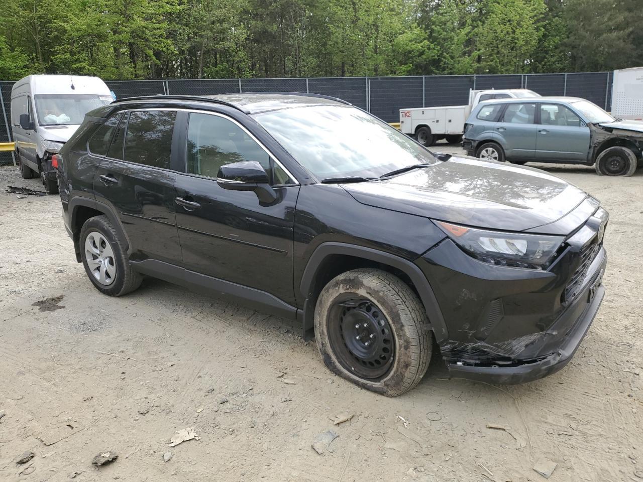 2021 TOYOTA RAV4 LE - Фото 4