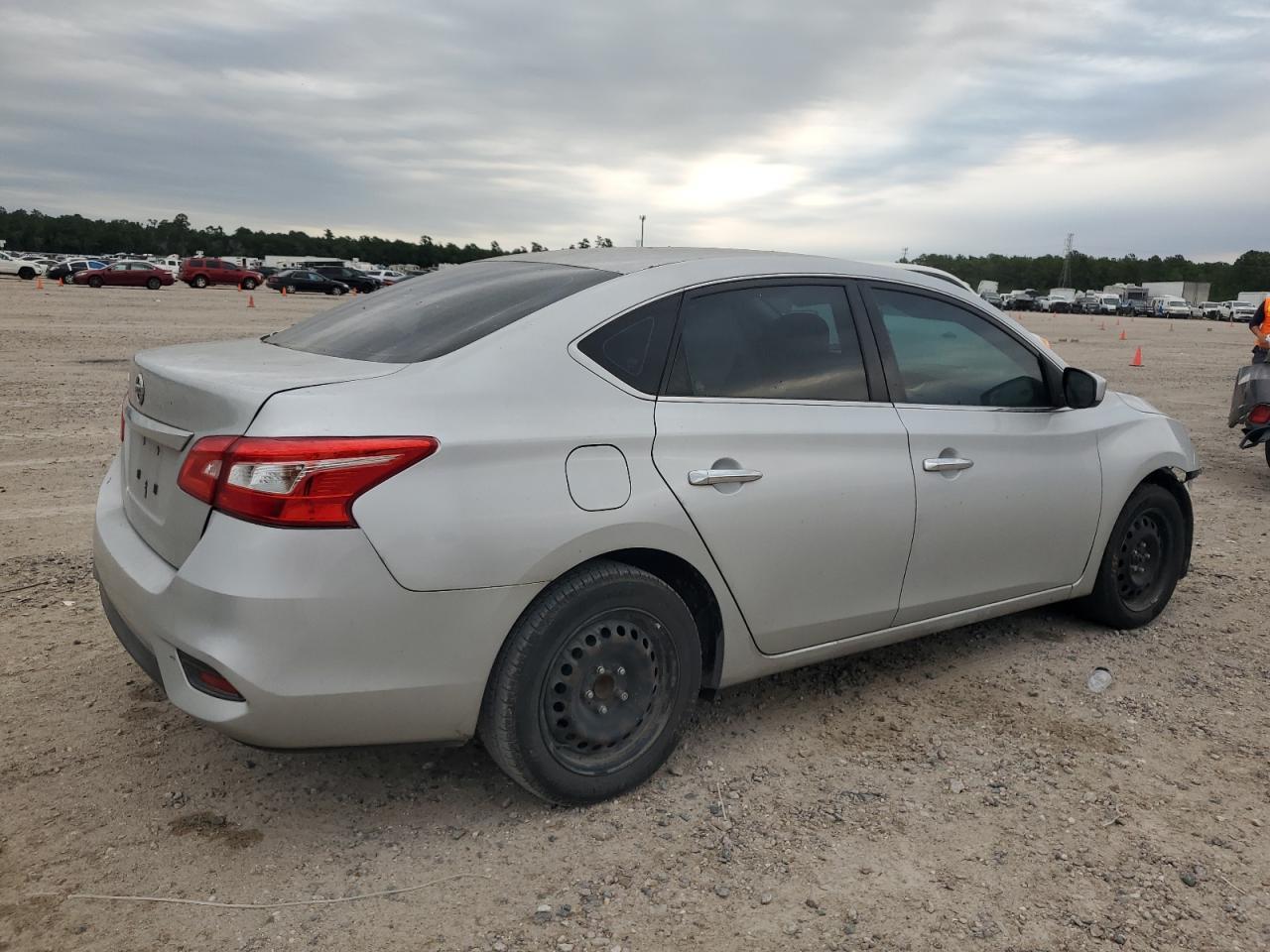 2017 NISSAN SENTRA S - Фото 3