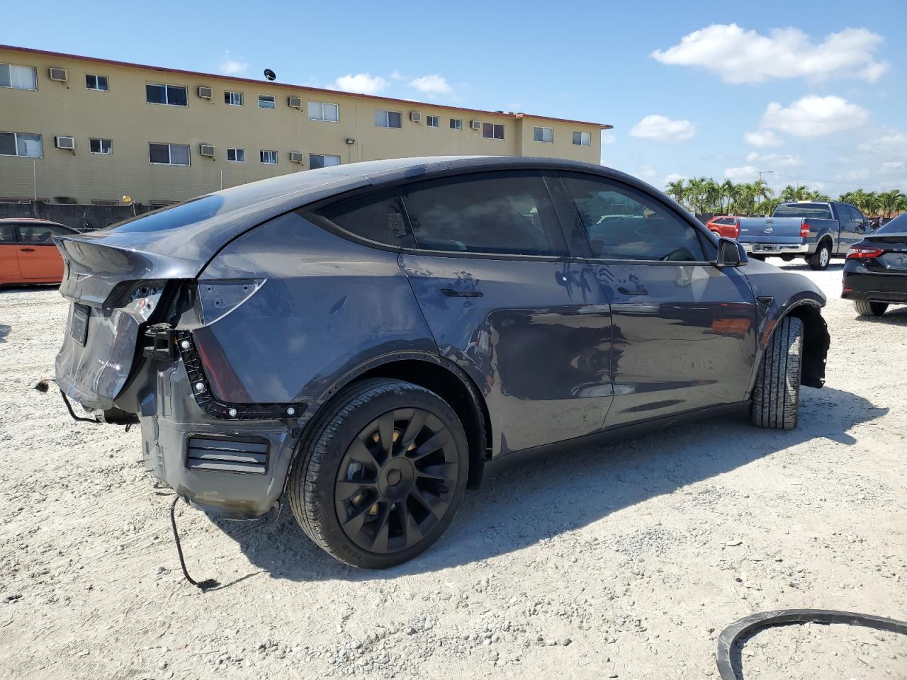 2023 TESLA MODEL Y - Фото 3