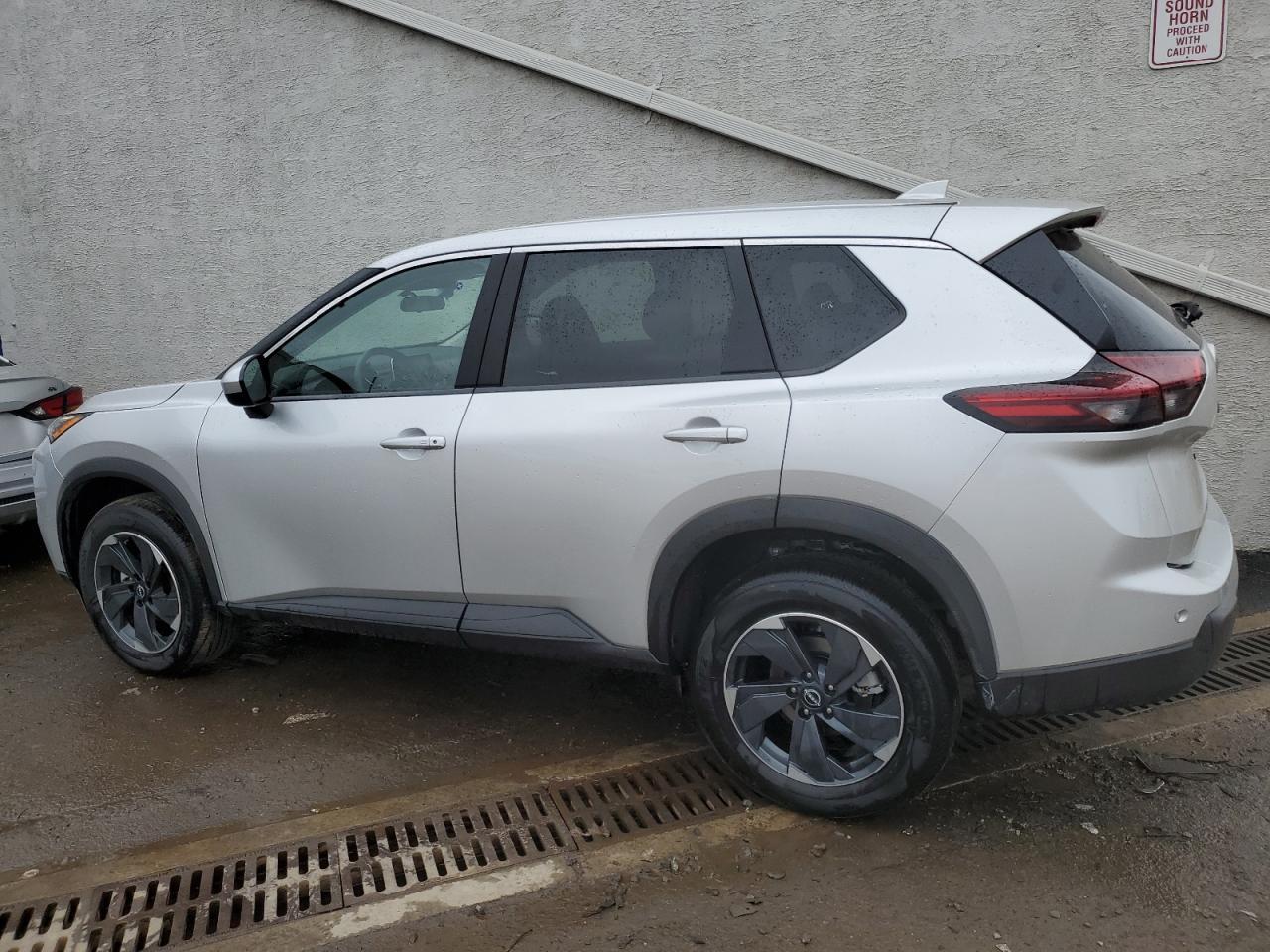 2024 NISSAN ROGUE SV - Фото 2