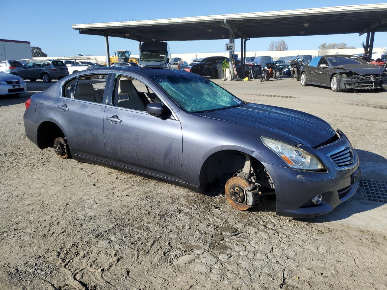 2011 INFINITI G37 BASE - Image 4