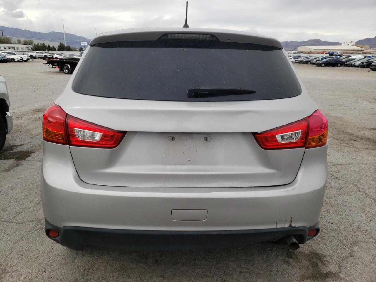 2015 MITSUBISHI OUTLANDER - Фото 6