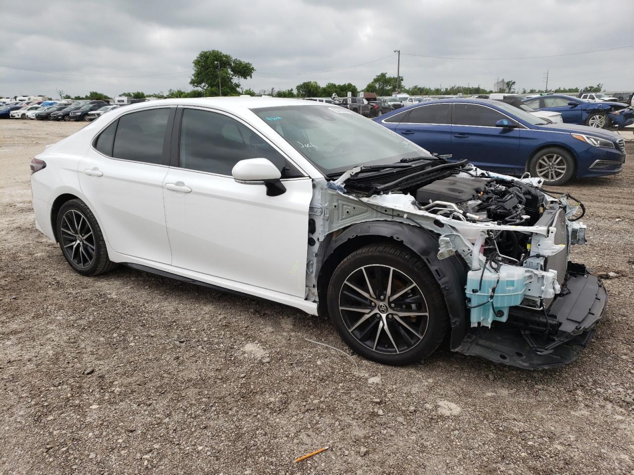 2021 TOYOTA CAMRY SE - Image 4