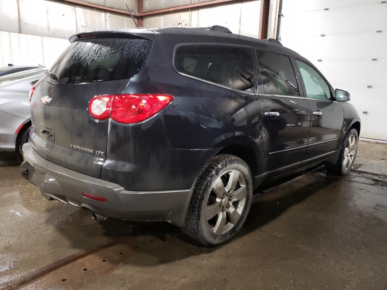 2011 CHEVROLET TRAVERSE L - Фото 3