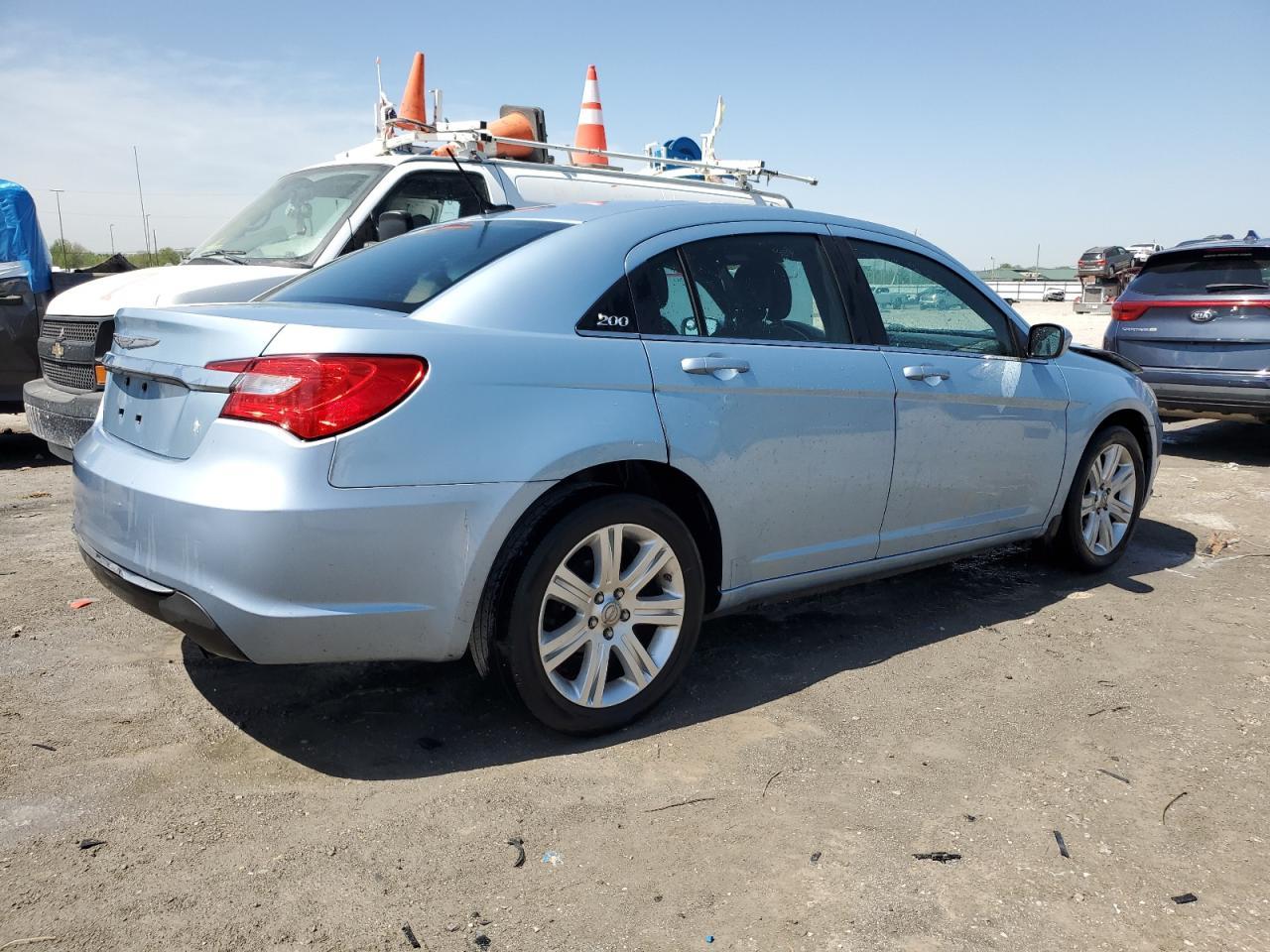 2012 CHRYSLER 200 TOURIN - Image 3